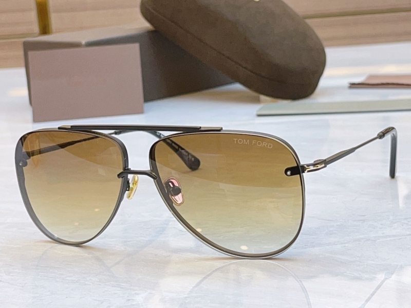 TOM FORD